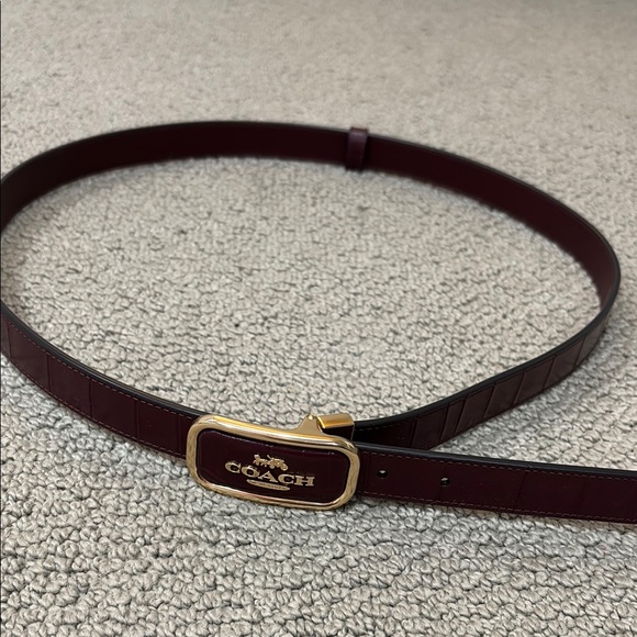 SOLD❌ Coach Burgundy Leather Belt with Gold Buckle - Picture 1 of 5